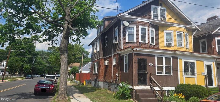 Property Photo:  302 Cleveland Avenue  NJ 08629 