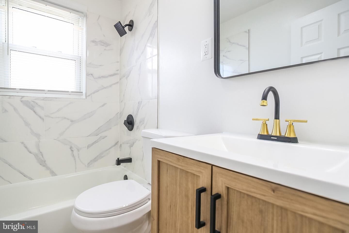 Property Photo: 2224 Graythorn Road MD 21220