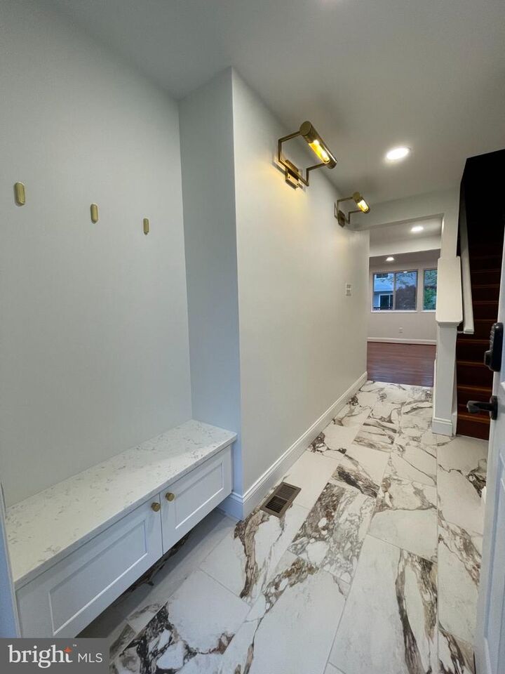 Property Photo:  8571 Blackfoot Court  VA 22079 