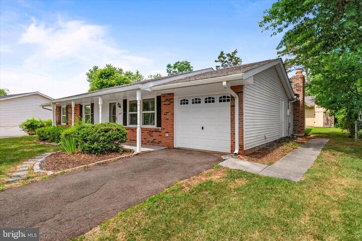 Property Photo:  1503 N Amelia Street  VA 20164 