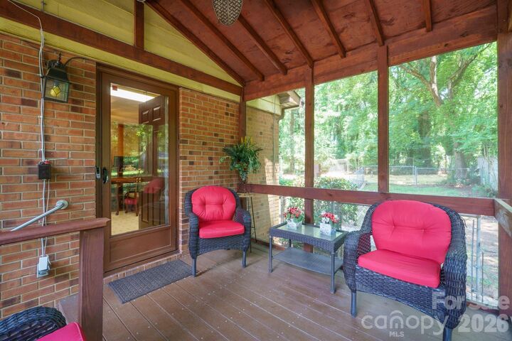 Property Photo: 1505 Kingston Drive NC 28083