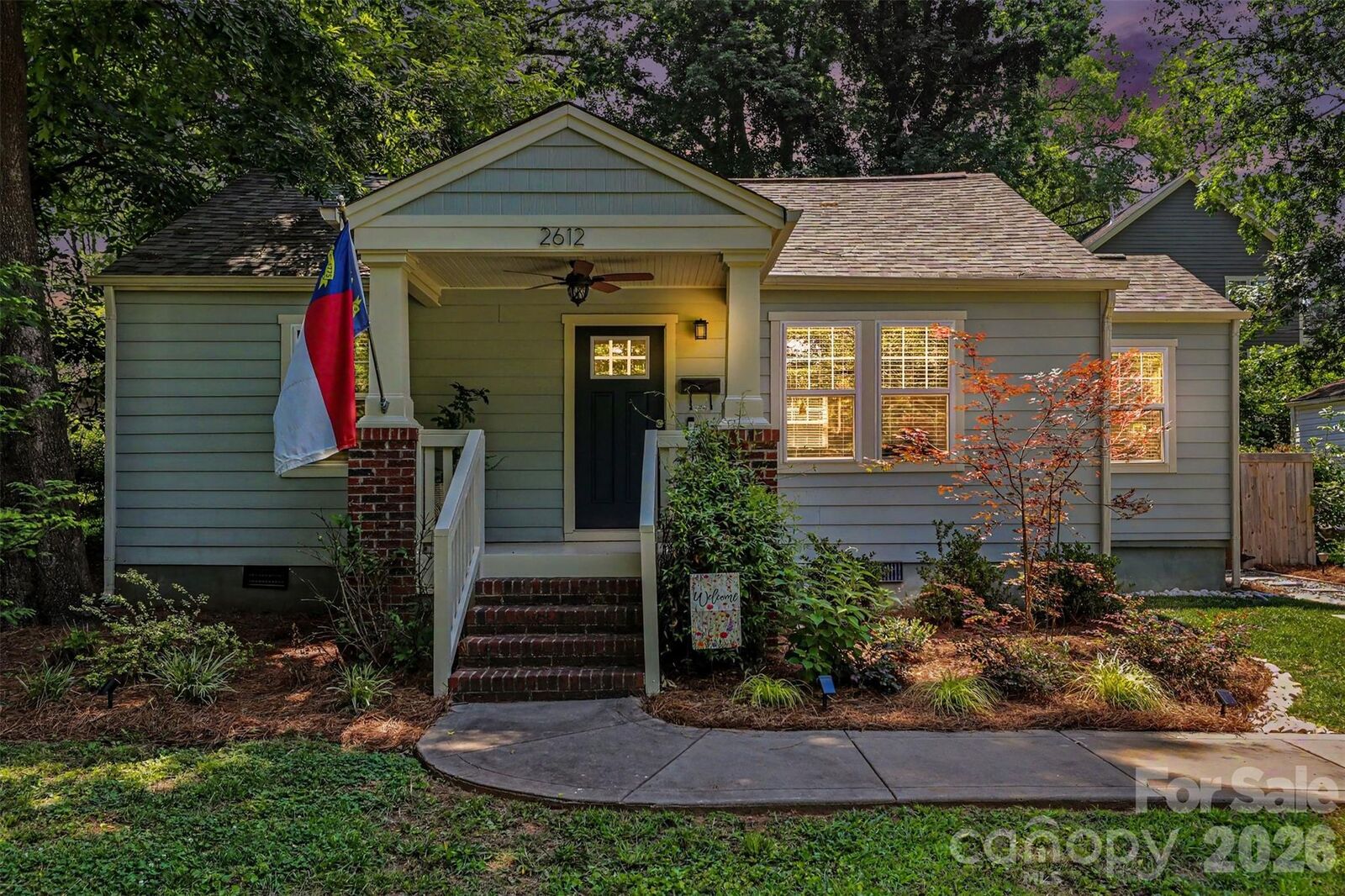 Property Photo: 2612 Roslyn Avenue NC 28208
