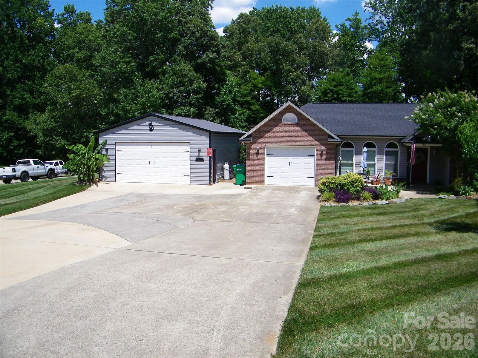 Property Photo: 609 Redah Avenue NC 28097