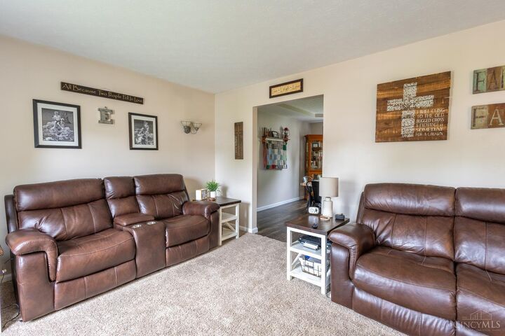 Property Photo: 1599 Woodside Drive OH 45177