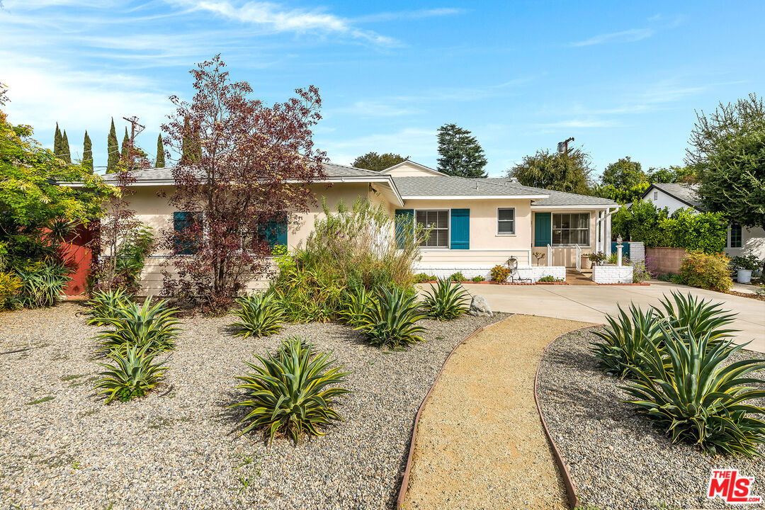 Property Photo:  11889 Tiara St  CA 91607 