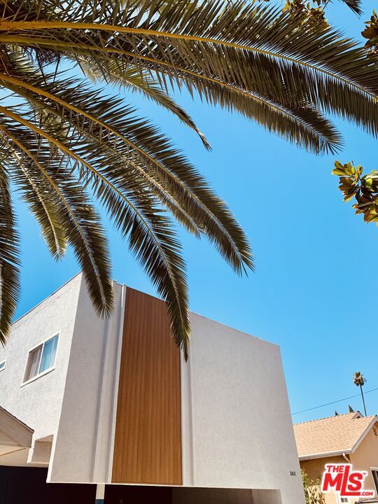 Property Photo: 1163 N Raymond Ave CA 91201