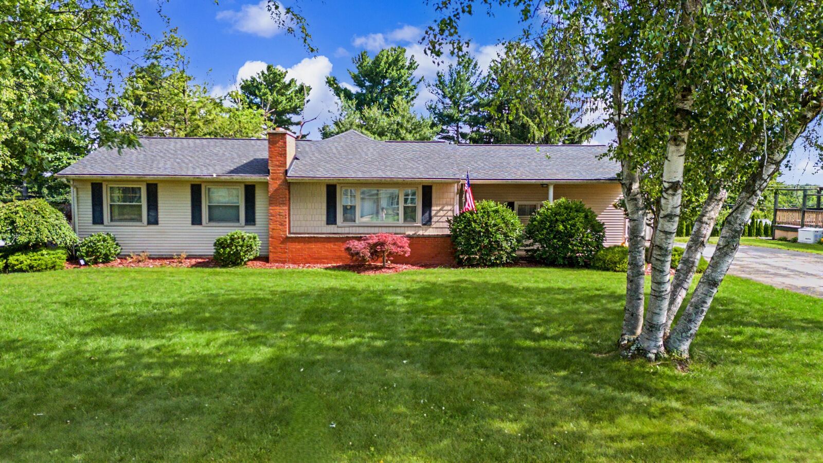 Property Photo: 562 Fuhrer Avenue OH 44904