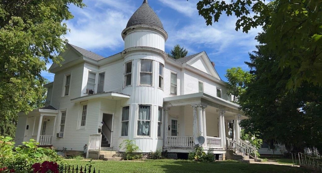 Property Photo: 414 E East Street OH 43160