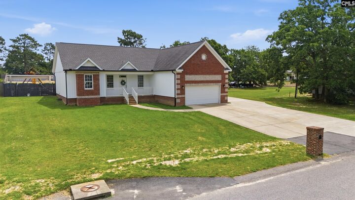 Property Photo:  208 Crestwood Arch  SC 29073 