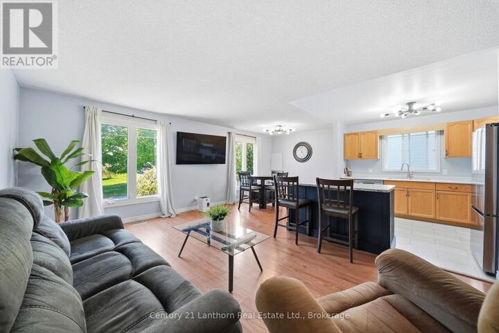 Property Photo:  38 Alfred Street  ON K8V 2B1 