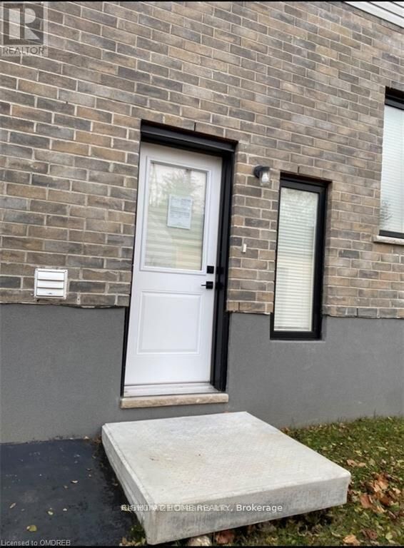 Property Photo:  44 Franklin Street South  ON N2M 4B5 