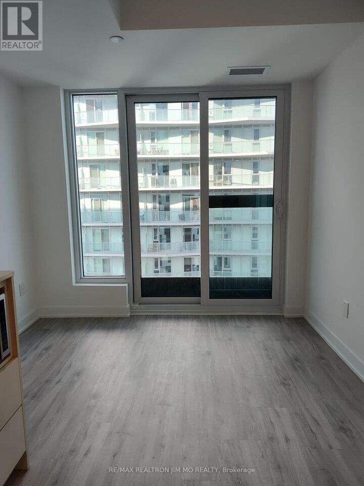 Property Photo: 252 Church Street 5309 ON M5B 0E6