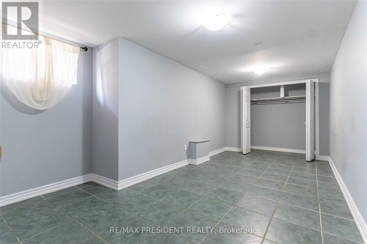 Property Photo:  17 Manitou Crescent Basement  ON L6S 2Z6 
