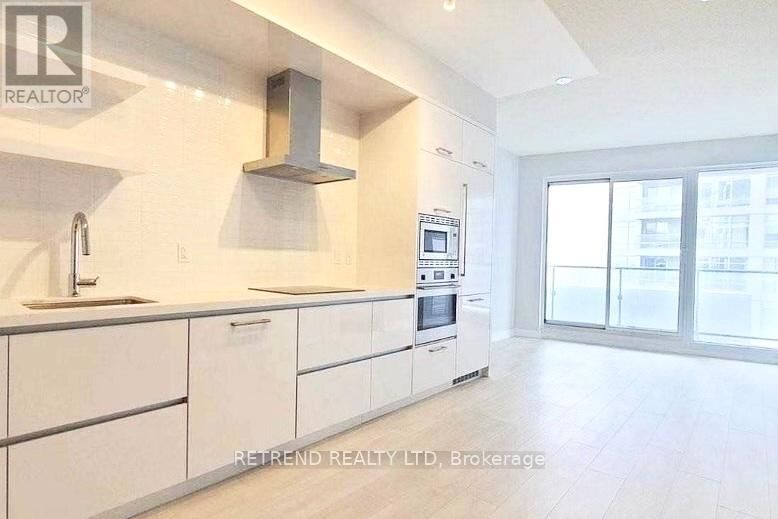 Property Photo: 2221 Yonge Street 2504 ON M4S 0B8