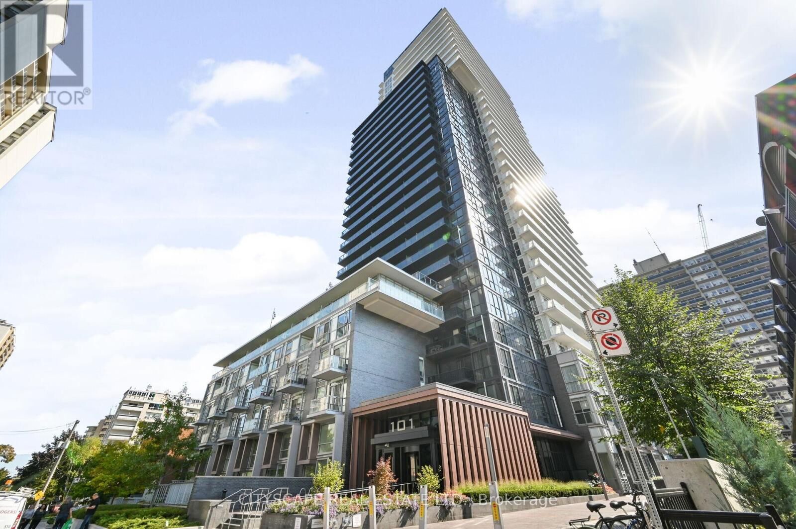 Property Photo: 101 Erskine Avenue 1514 ON M4P 0C5