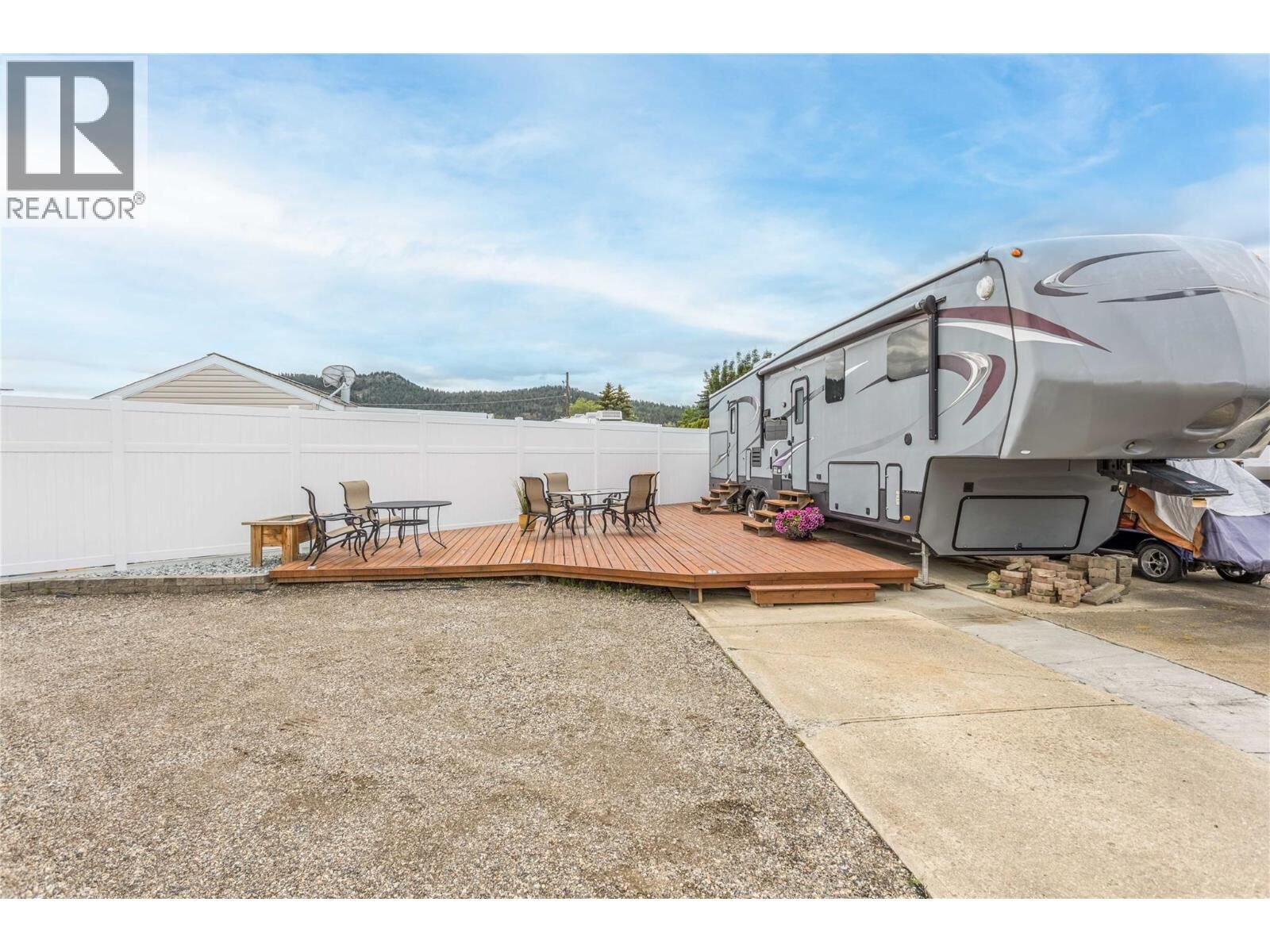 Property Photo:  415 Commonwealth Road  BC V4V 1P4 