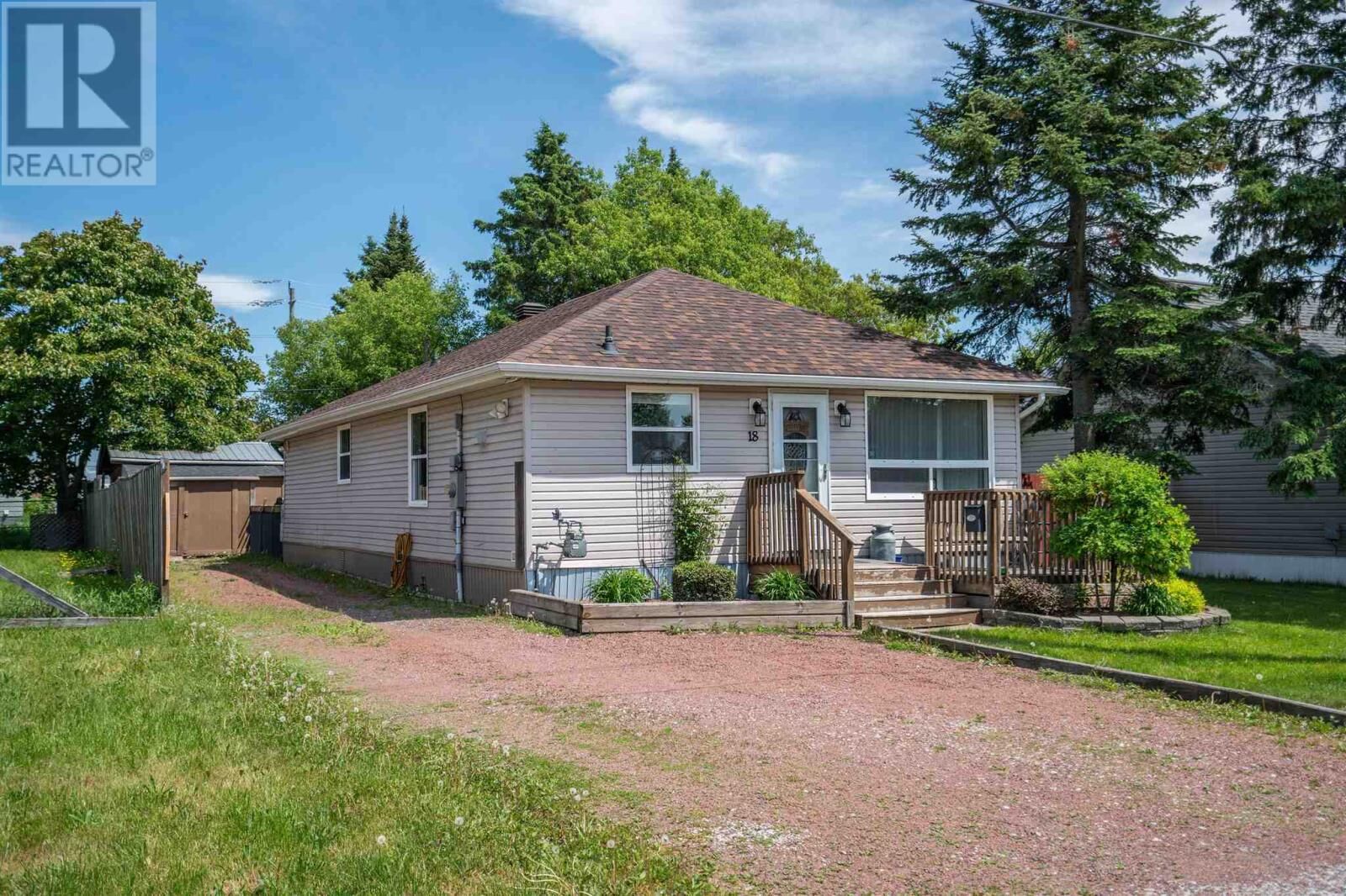 Property Photo: 18 Cameron Ave ON P6B 4W7