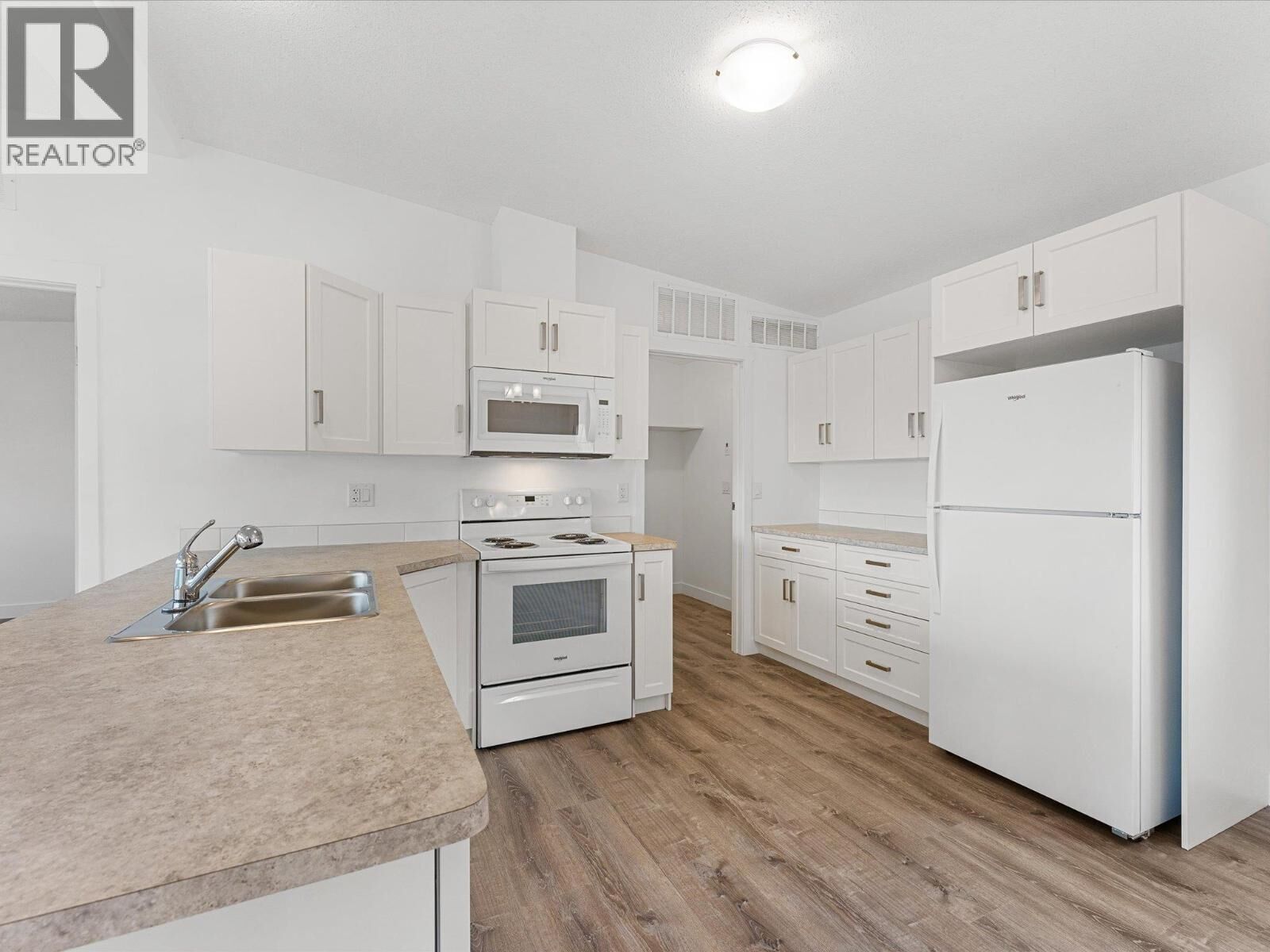 Property Photo: 1750 Lenz Road 102 BC V1Z 3N1
