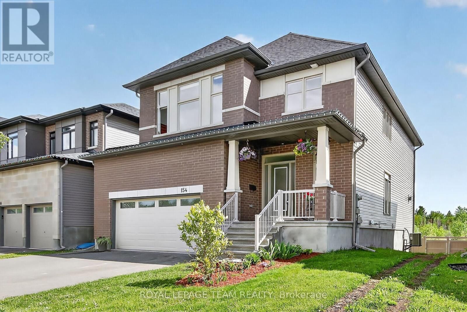 Property Photo:  154 Winterhaven Drive  ON K1W 0P1 