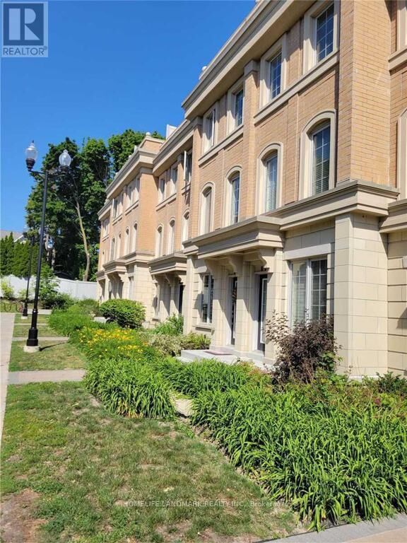 Property Photo: 50 Hargrave Lane 4 ON M4N 0A4