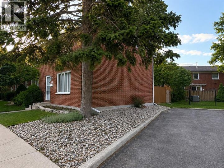Property Photo: 76 Olympus Court 66 ON N7S 4S7
