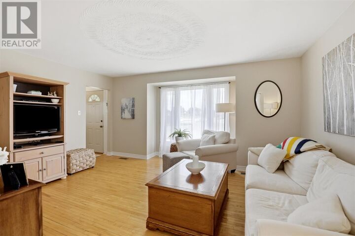 Property Photo: 59 Weldon Ave ON P6B 3C5