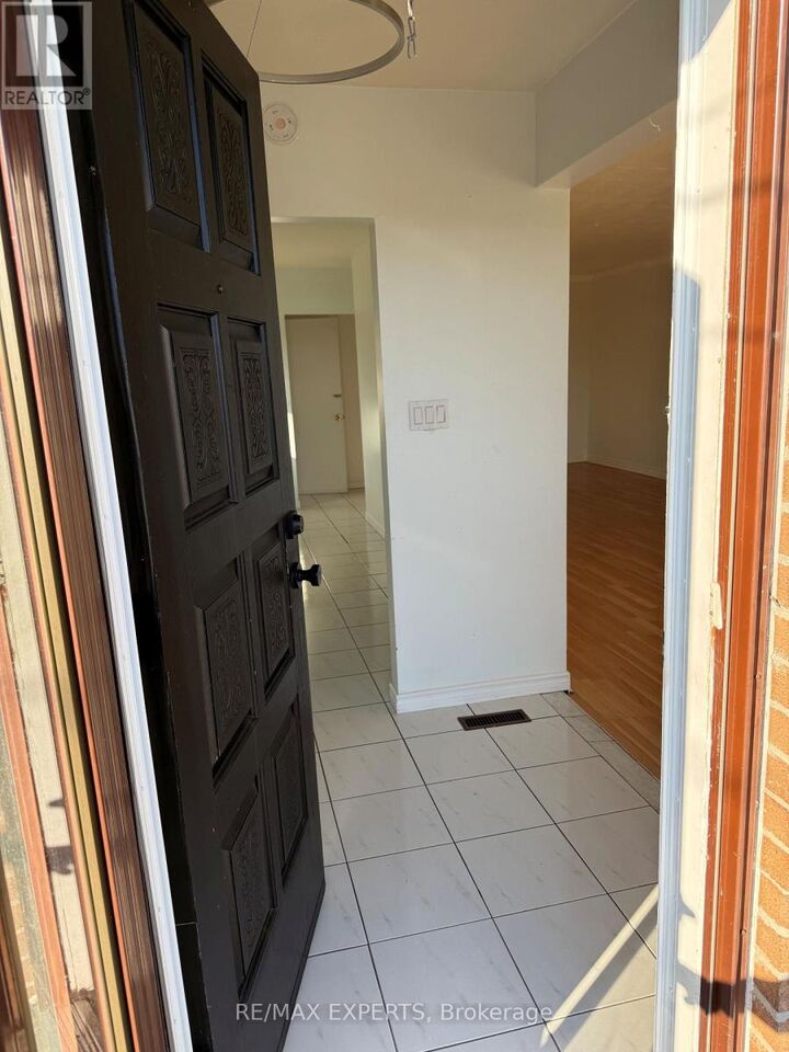 Property Photo:  95 Navenby Crescent  ON M9L 1B3 