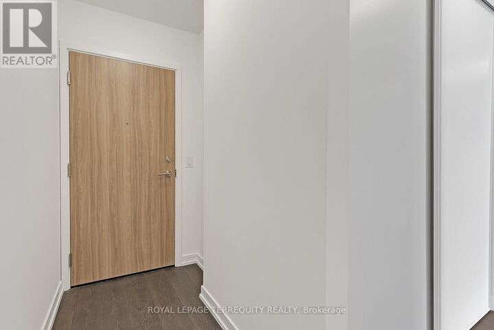 Property Photo: 3100 Keele Street 719 ON M3M 0E1