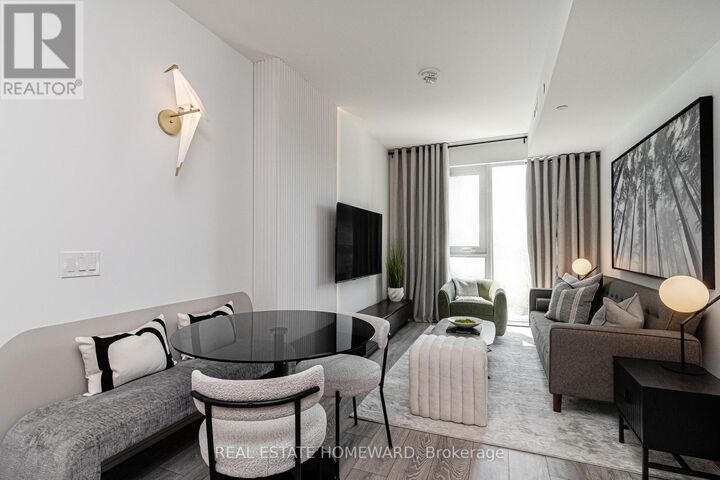 Property Photo: 2020 Bathurst Street 502 ON M5P 0A6