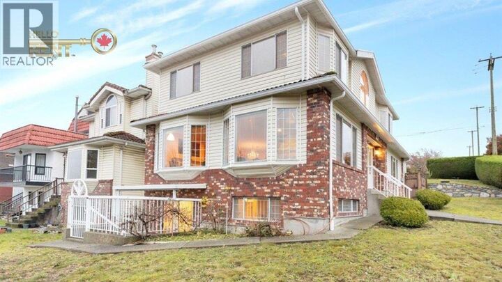 Property Photo:  3288 East 5th Avenue  BC V5M 1P3 