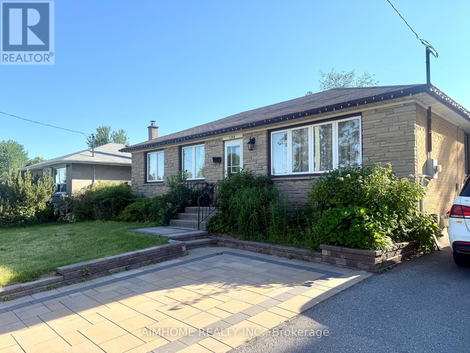Property Photo: 1298 Minden Street Main ON L1J 3R4