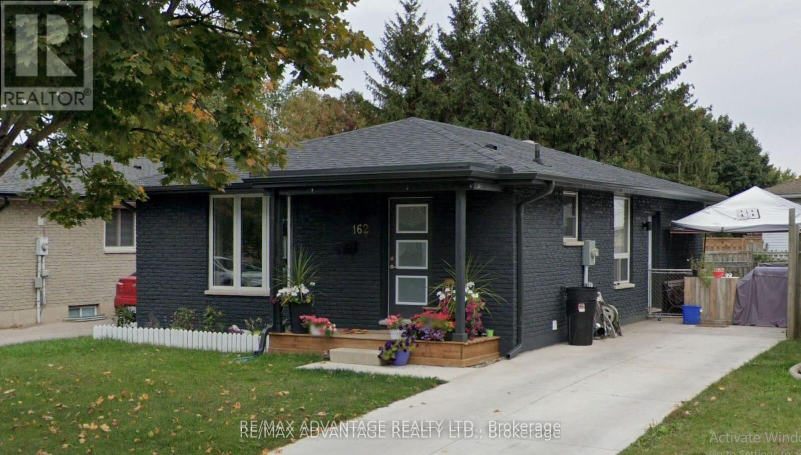 Property Photo:  162 Speight Boulevard Main  ON N5V 3J5 