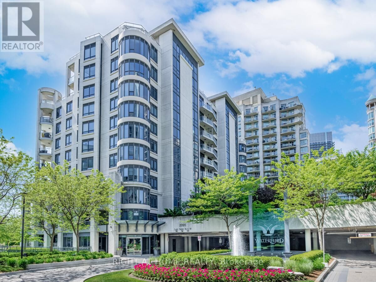 Property Photo: 2095 Lake Shore Boulevard West Lph19 ON M8V 4G4