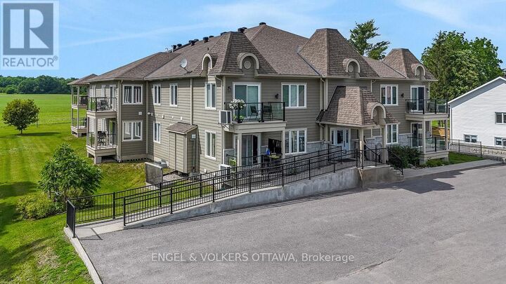 Property Photo:  38 Charles Street 202  ON K0A 1R0 