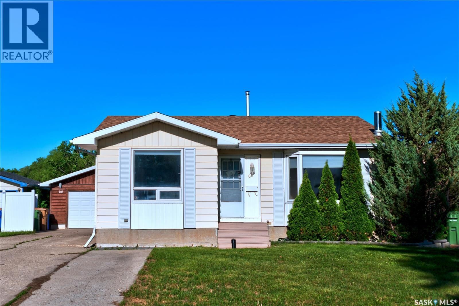 Property Photo: 66 Denny Crescent SK S4N 5J9