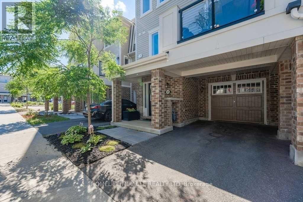 Property Photo: 929 Apple Hill Lane ON N2R 0L7