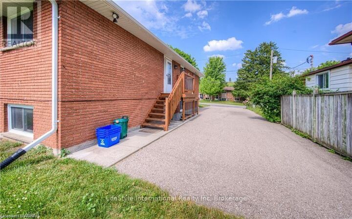 Property Photo: 62 Scenic Drive ON N2A 2P6