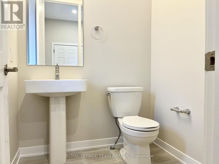 Property Photo: 622 Expansion Road ON K2J 7G3