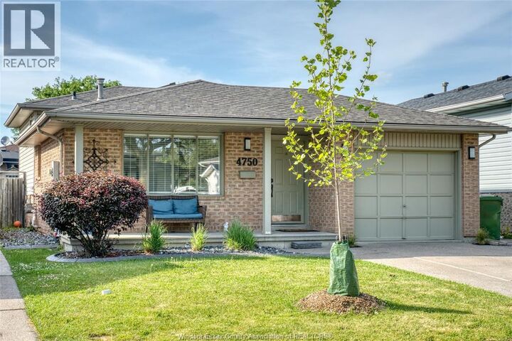 Property Photo:  4750 Theresa Place  ON N8T 3M8 