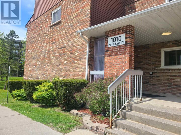 Property Photo: 1010 Pembridge Crescent 103 ON K7P 1A3