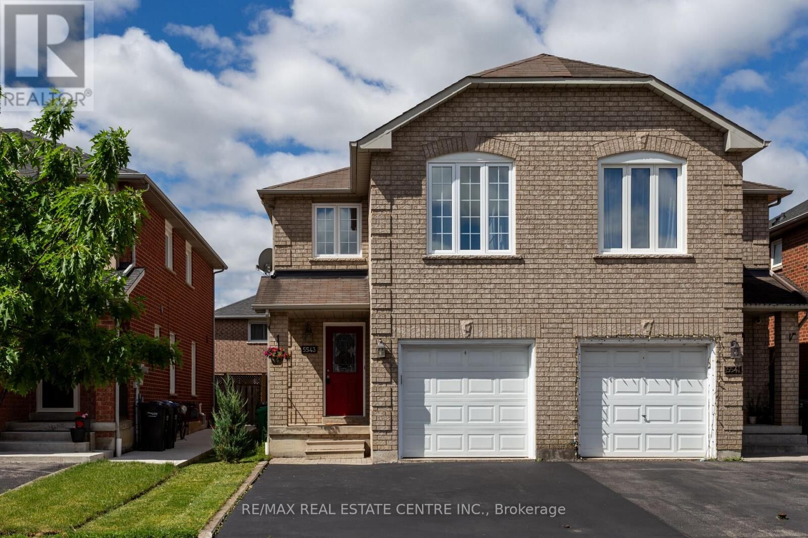Property Photo: 5543 Antrex Crescent ON L4Z 3T8