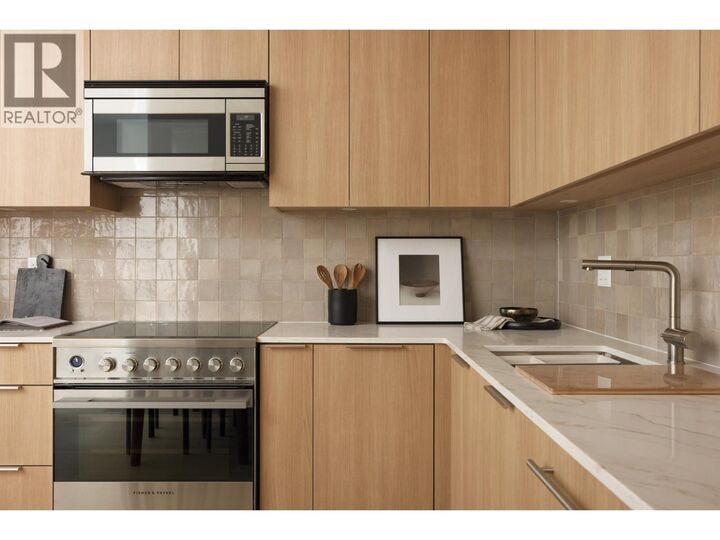 Property Photo:  593 East 49th Avenue  BC V5W 2H1 