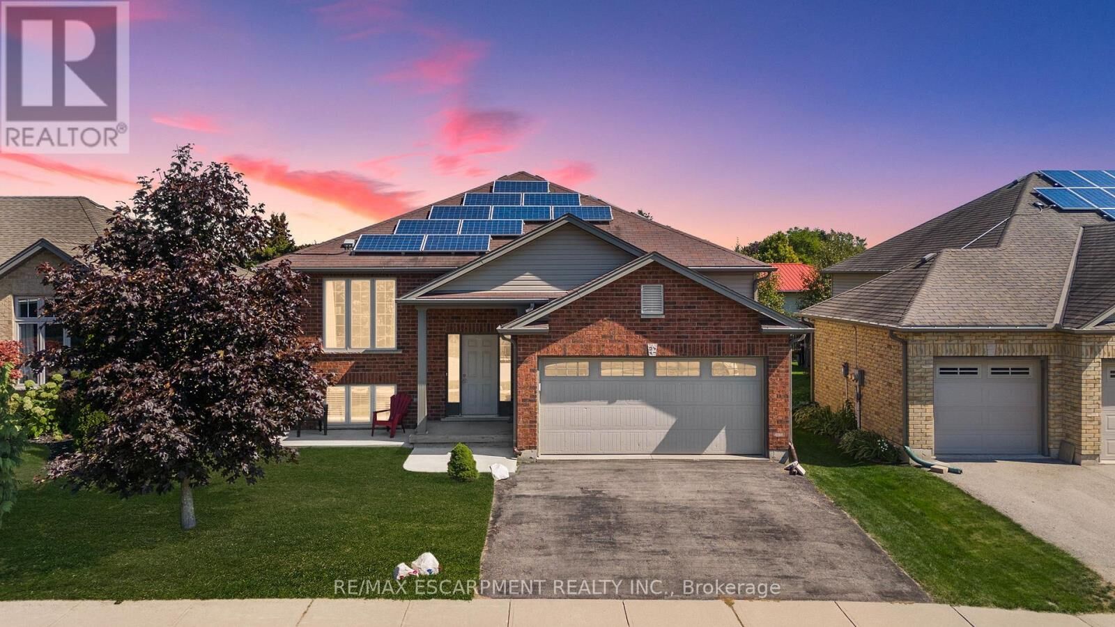 Property Photo:  92 White Water Drive  ON N0A 1N9 