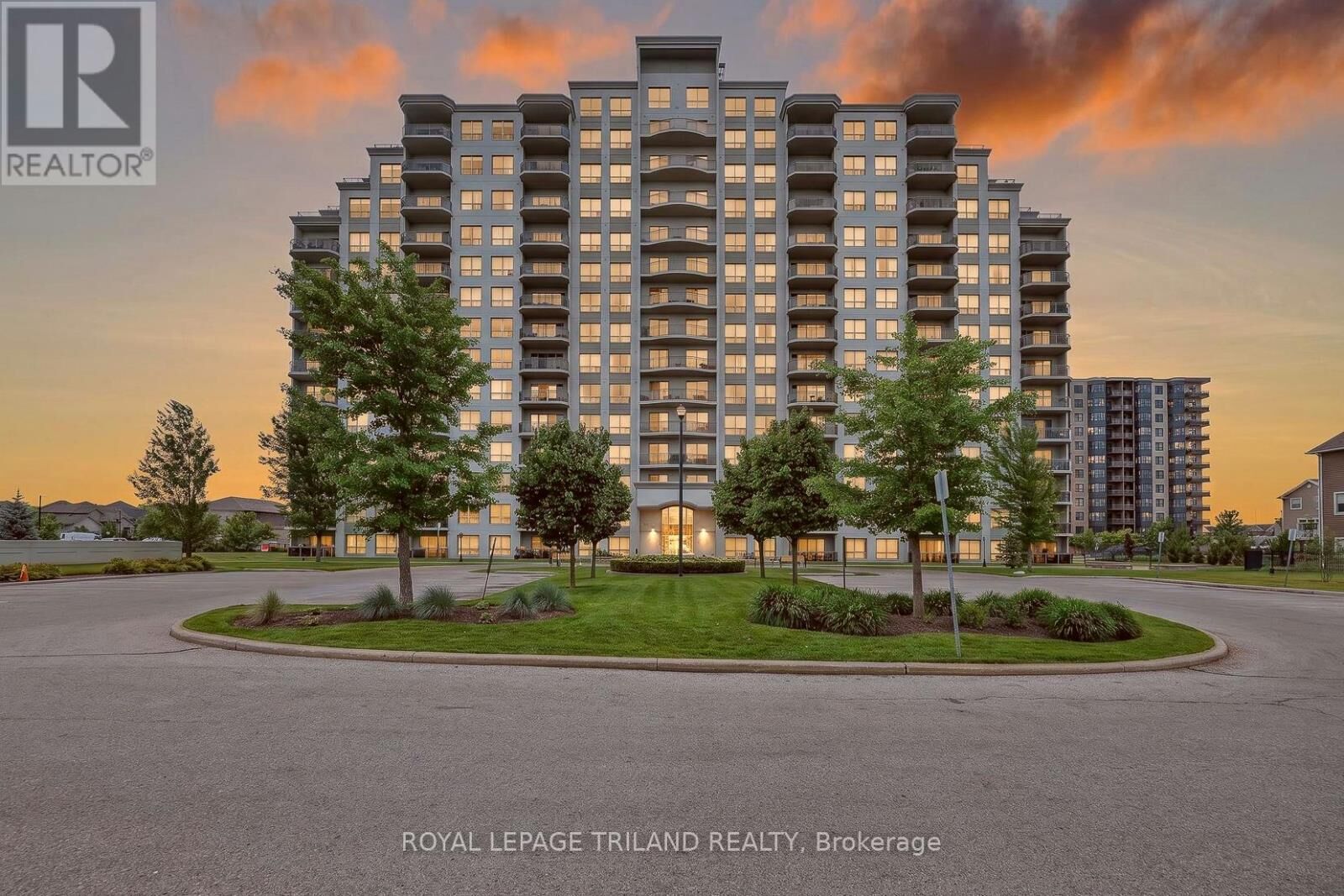 Property Photo:  1030 Coronation Drive 203  ON N6G 0G5 
