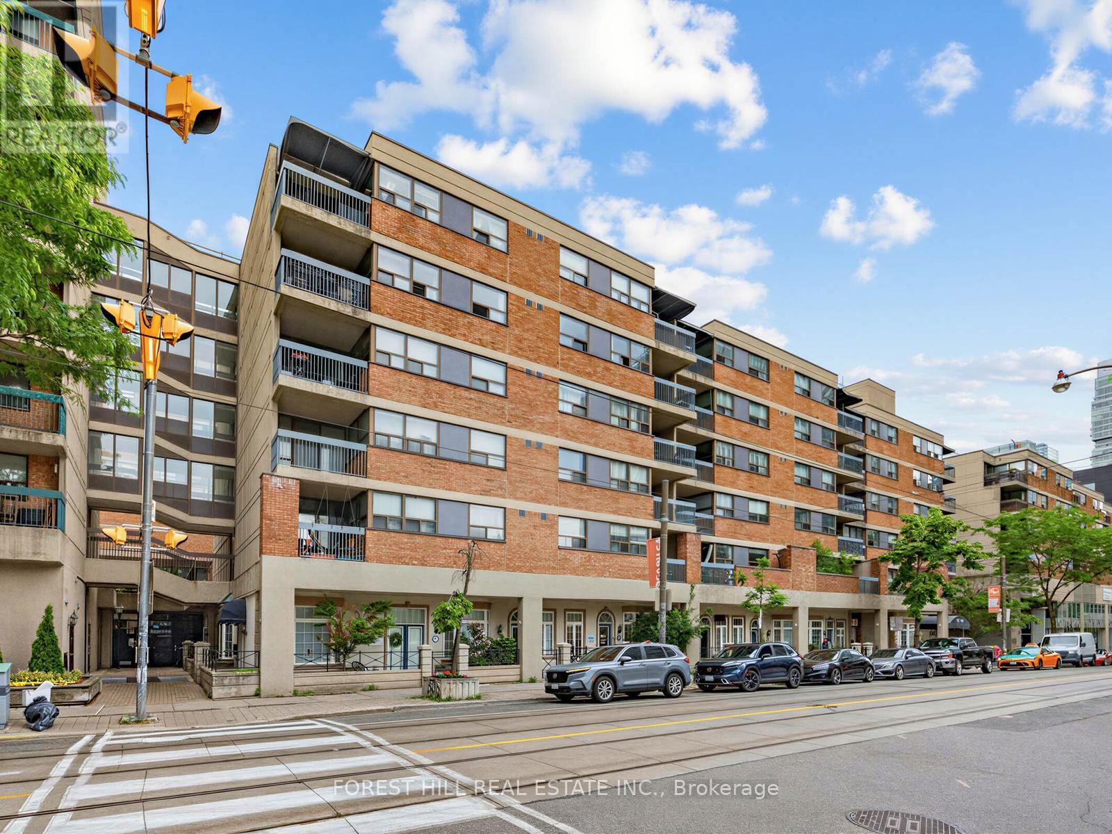 Property Photo:  53 McCaul Street 446  ON M5T 2W9 