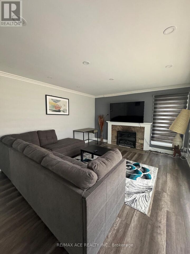 Property Photo:  5 Windy Ridge Drive  ON M1M 1H6 