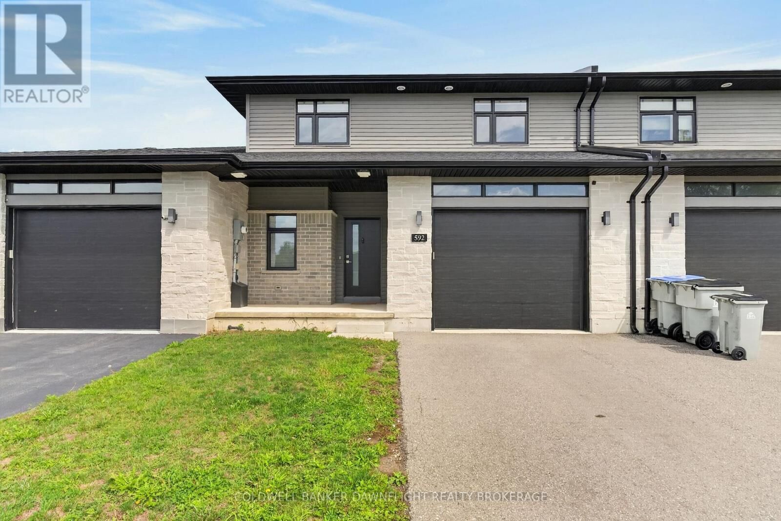 Photo de la propriété:  592 Albert Street  ON N0M 1S1 