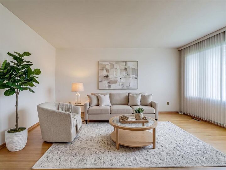 Property Photo: 810 Nottingham Avenue MB R2K 2E1