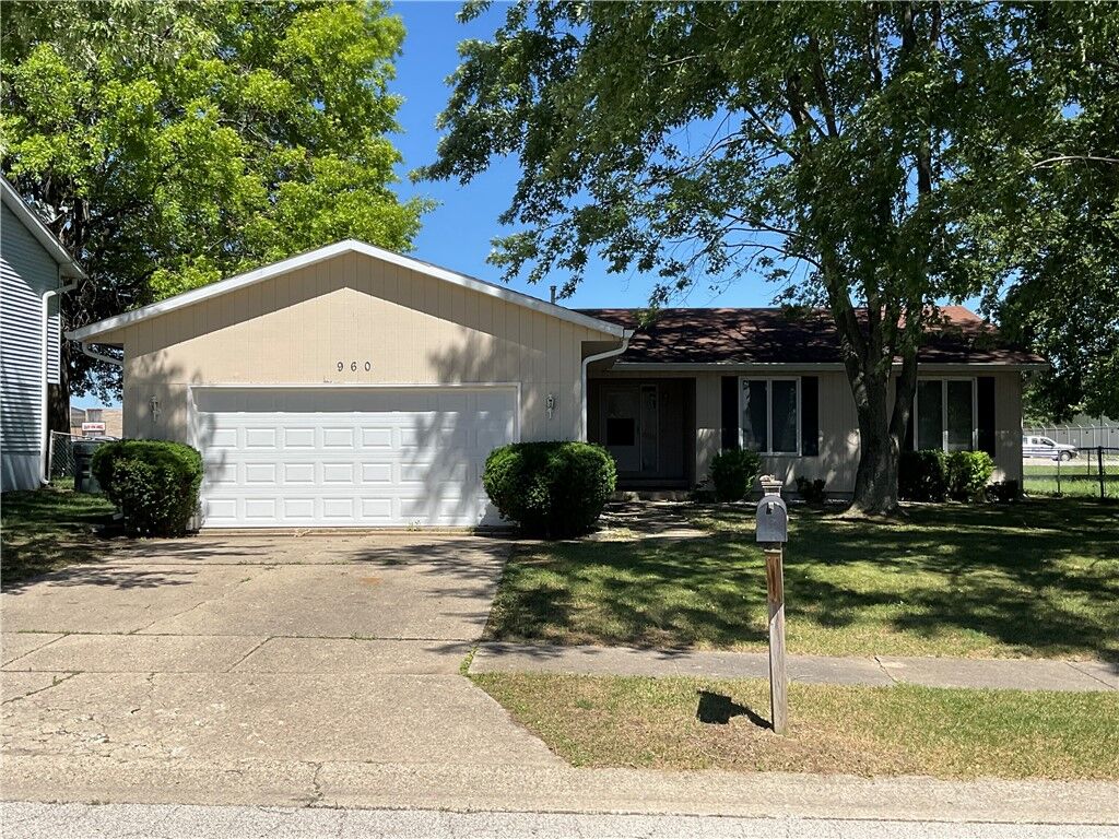 Property Photo:  960 Hancock Drive  IL 62521 
