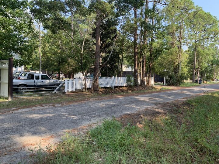 Property Photo: 85 Central 7th Street FL 32459